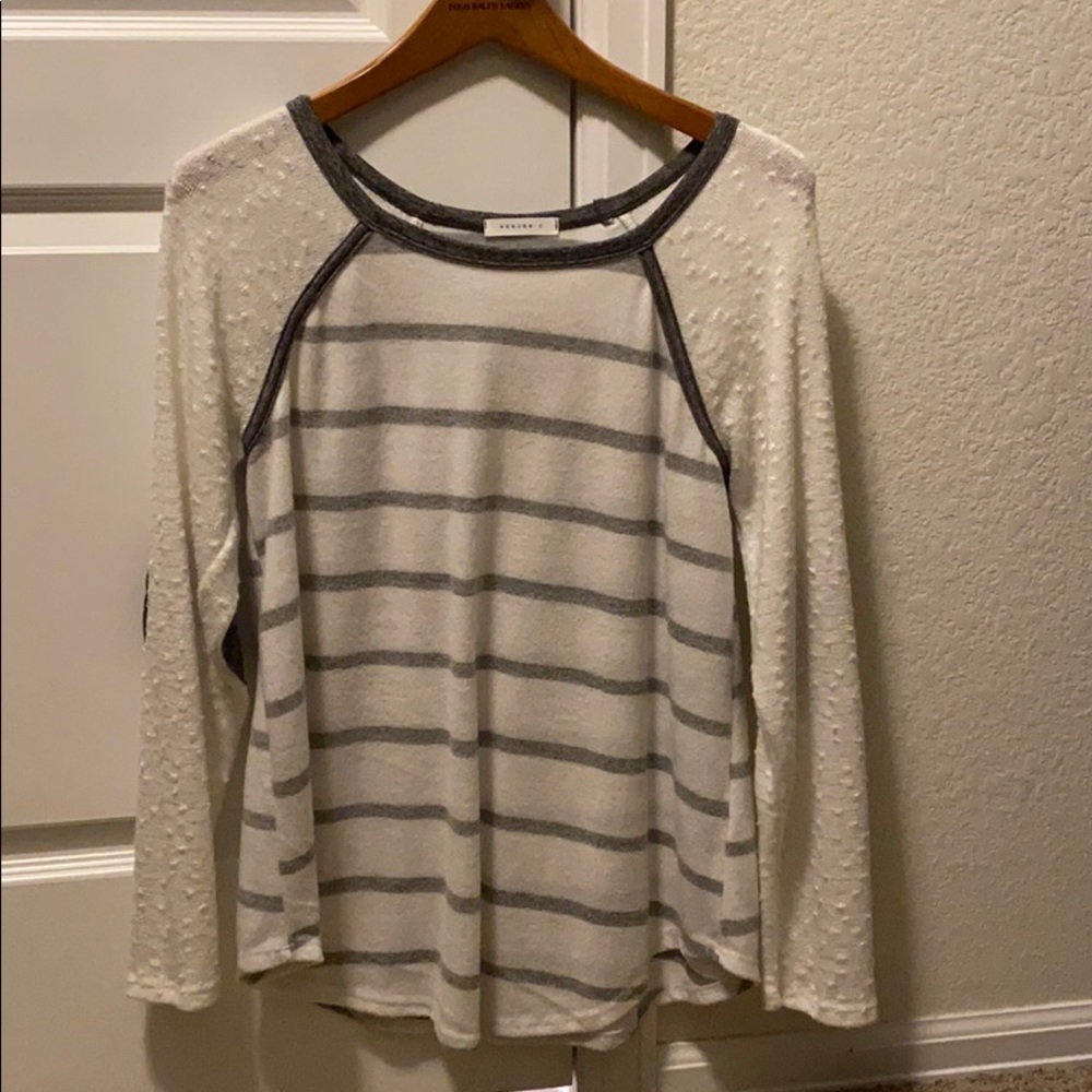 Reborn light sweater